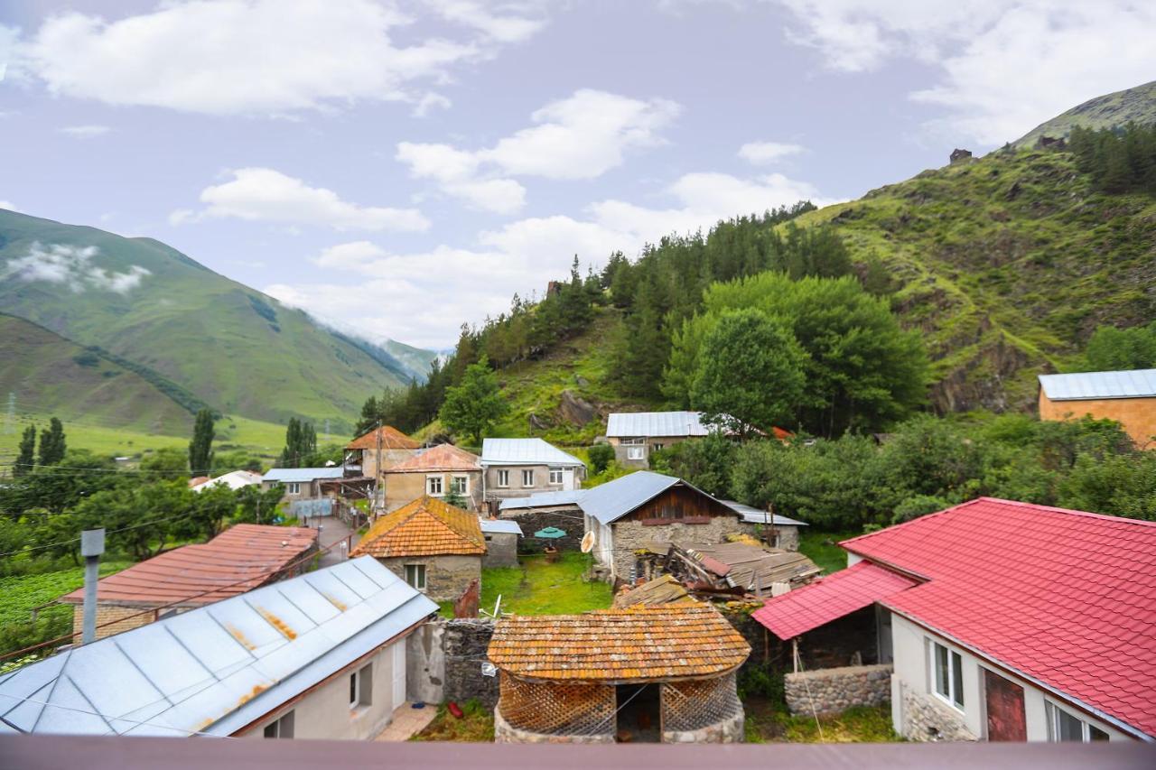 Sno Inn Kazbegi Exterior photo