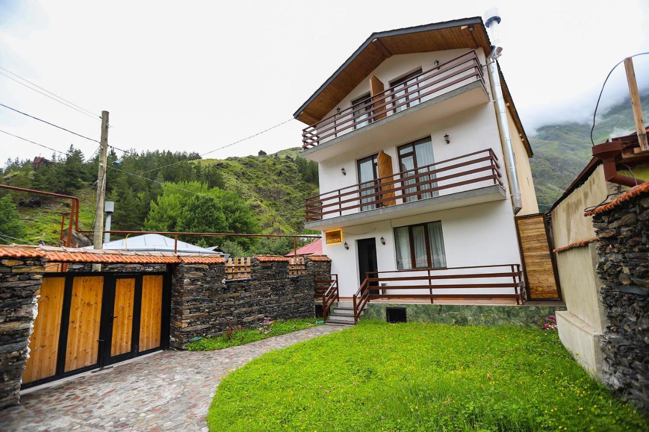 Sno Inn Kazbegi Exterior photo